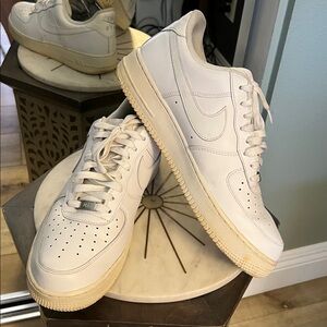 Nike Air Force 1, Mens 11, White Sneakers